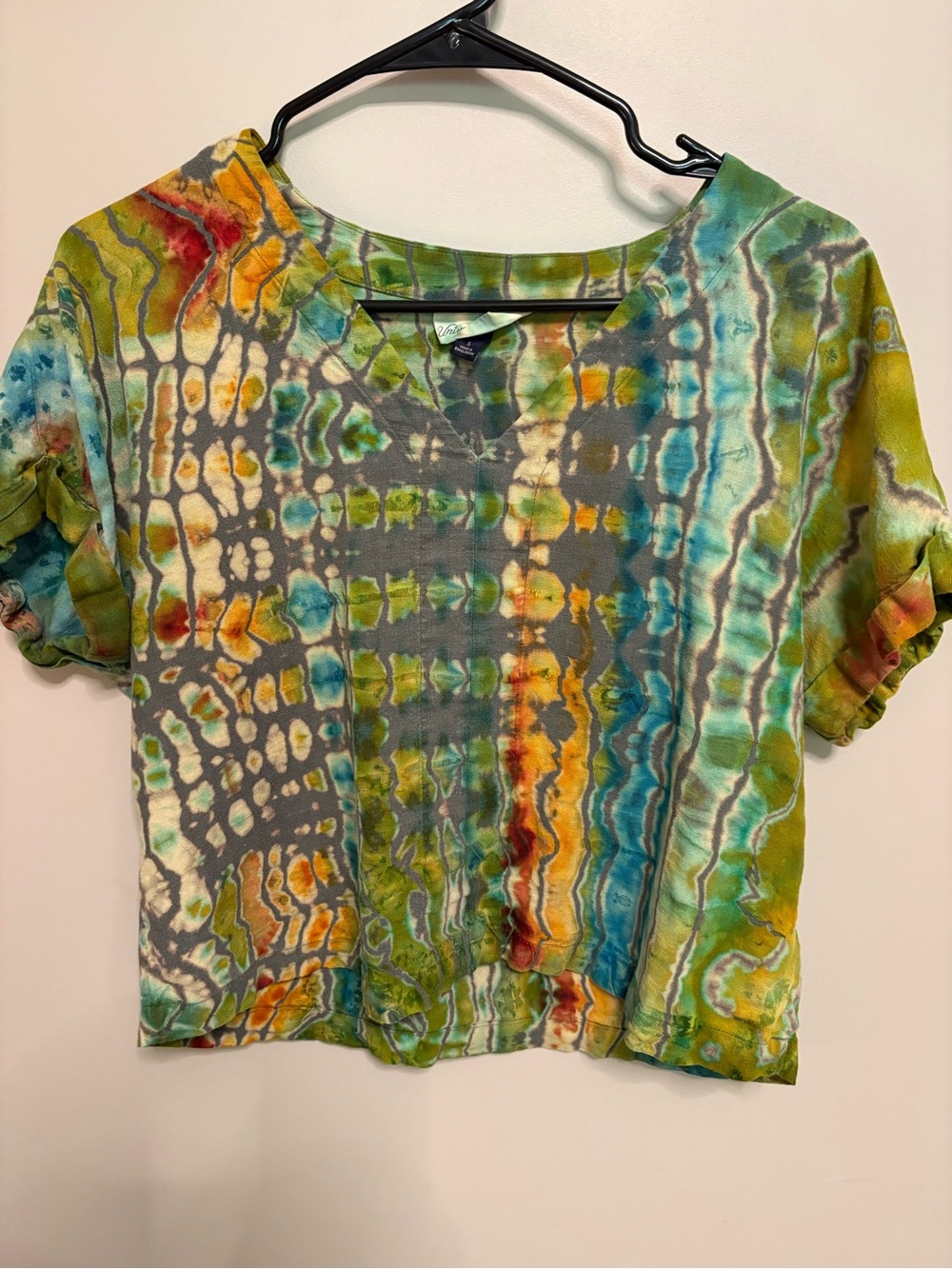 Reverse dyed V-Neck Top